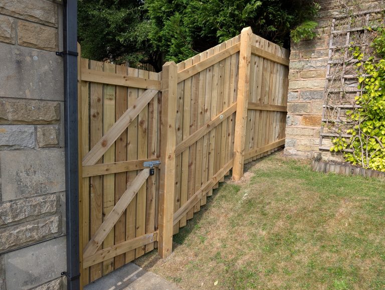 Bespoke Timber Fencing & Traditional 5-Bar Gate Installation